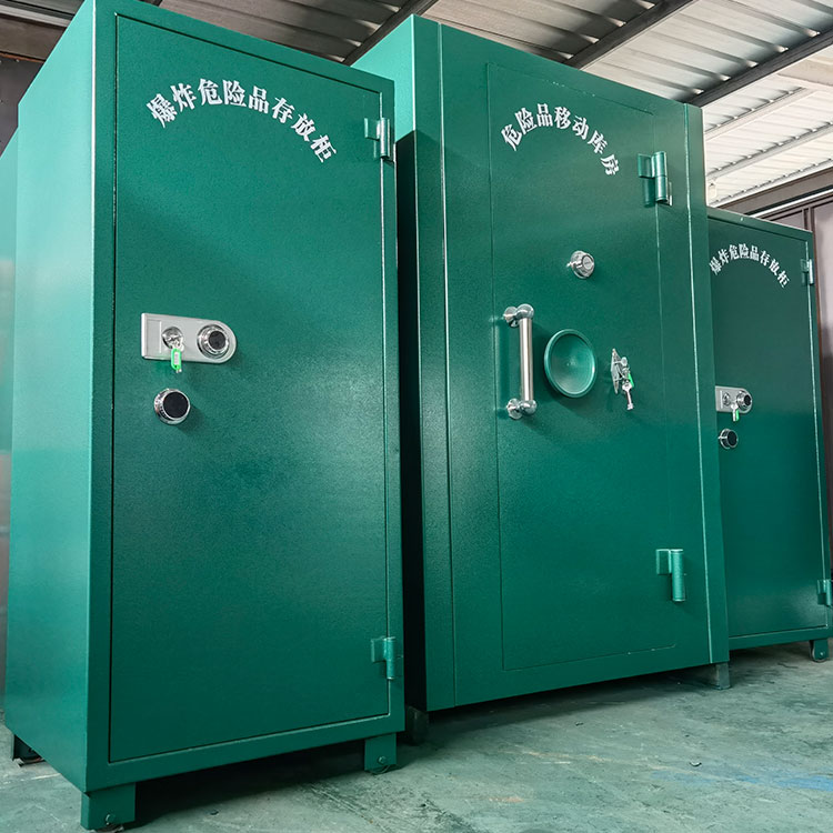 华南热作学院危险品存放柜（危险品存放箱）为什么能防火防爆？科学防爆机制与安全保障功能解析